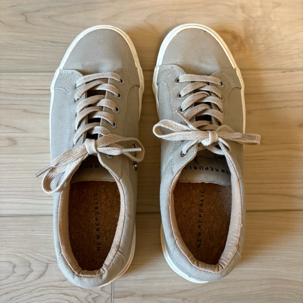 New Republic Tan Bowery Canvas Shoes, size 10.5